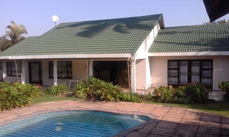 Sea Park Beach House Port Shepstone Bagian luar foto